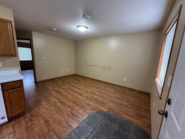 Photo - 1521 6th St E