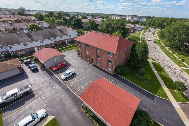 1204 Chalet Rd