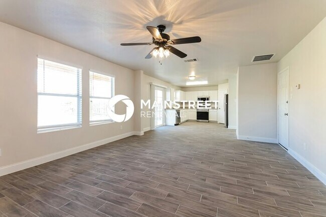 Photo - 4 Bedroom Pet-Friendly Home in DENTON, TX with Main Street Renewal