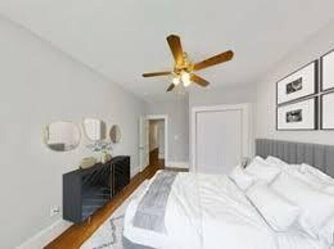 Photo - 735 Parker St
