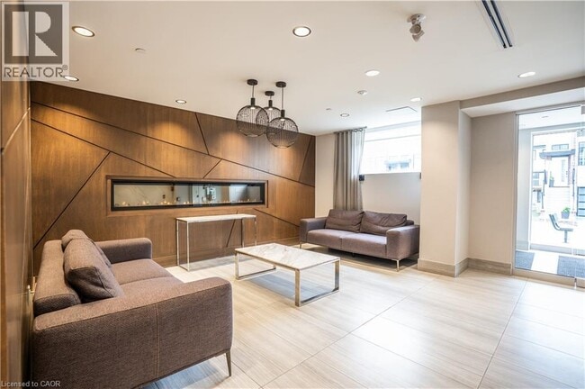Photo - 16 Markle Cres Unit 105