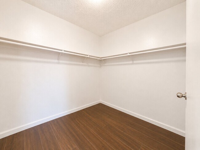 38257 12th St E Unit 201
