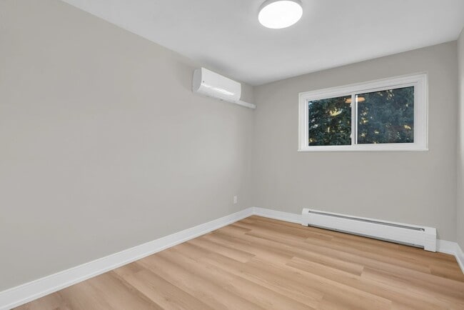 Photo - 163 Macgregor Cres