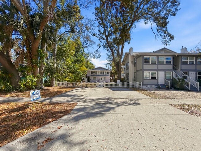 Photo - 1115 Highland St N Unidad C