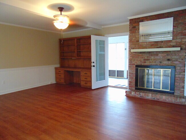 Photo - 2121 N Berkeley Blvd