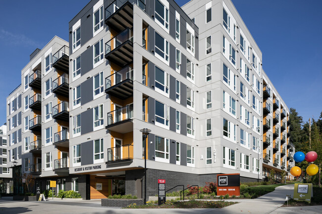 Hyde Square Apartments For Rent in Bellevue, WA