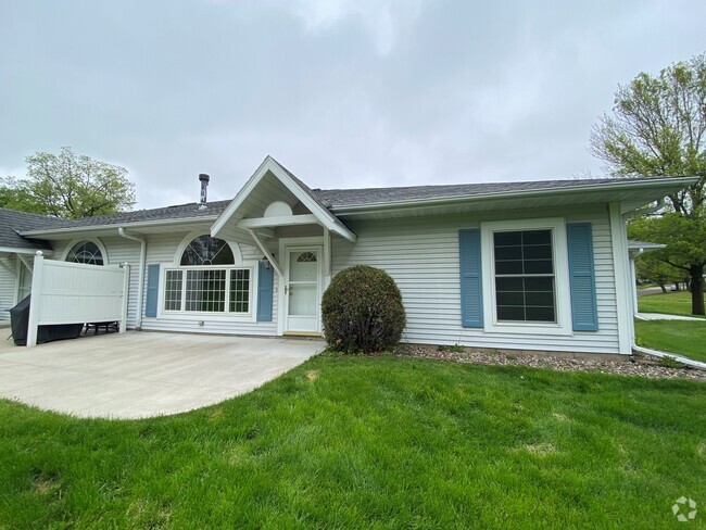 Building Photo - 1902 Cabernet Ln NW Rental