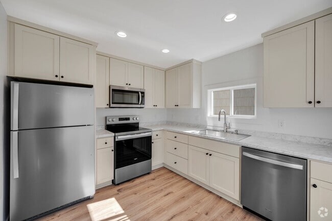 Building Photo - 408-410 SW Elmwood Ave Unit 410 Rental
