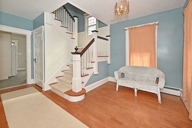 Photo - 264 Morse Ave