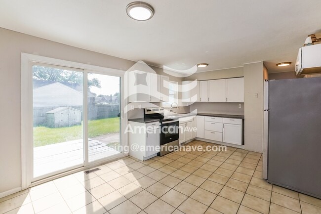 Photo - 2213 Dahlia Cir