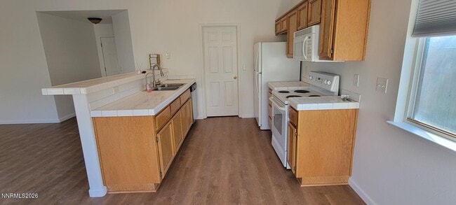 Photo - 2226 Ellice Wy