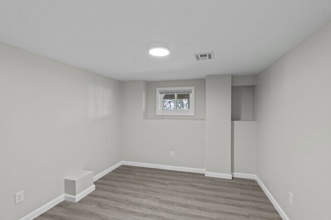 Photo - 287-289 Huxley Ave. Unit #1