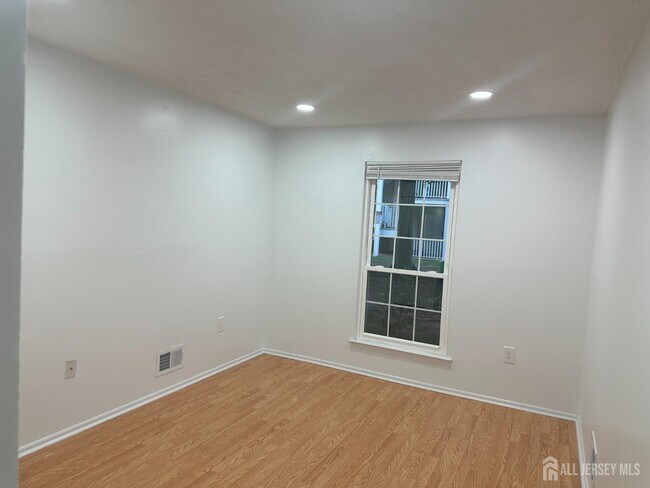 158 Darwin Ln