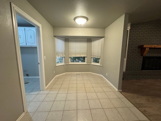 Photo - 5716 S Elm Ave