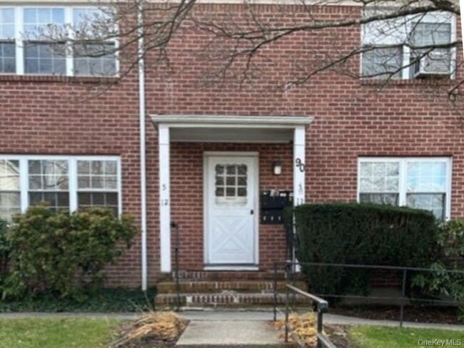 Building Photo - 90 Gregory Ave Unit 4