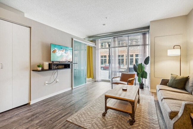 Photo - 616 Washington Ave S Unidad ID1014632P