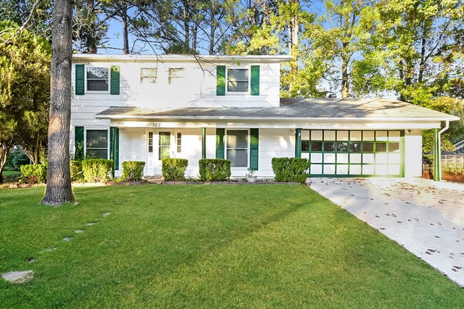 Building Photo - 105 Tecumseh Trail