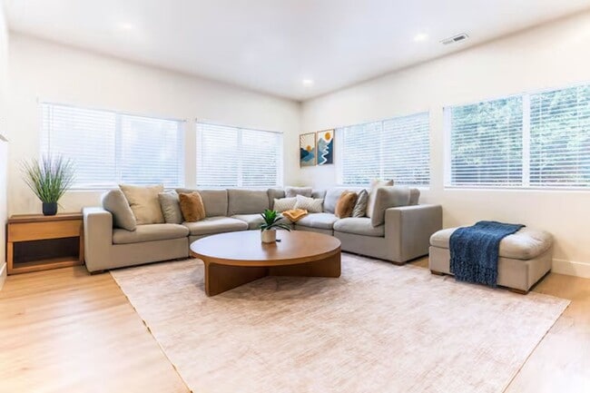 Photo - Spacious Modern Home for Rent in Burien / South Seattle