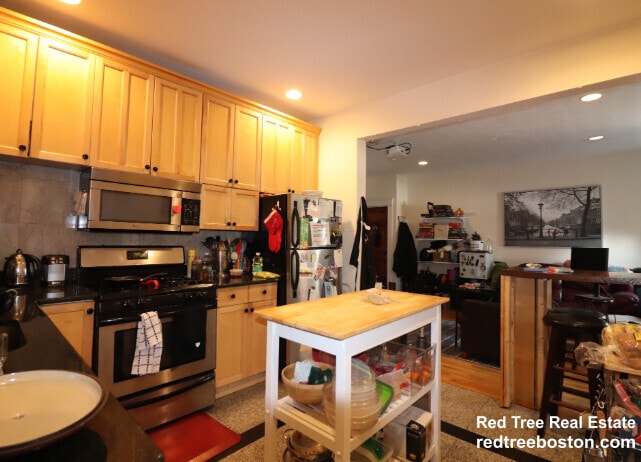 Photo - 69 Babcock St Unit 2