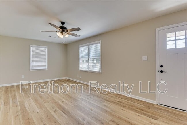 Photo - 1006 Skyview Dr