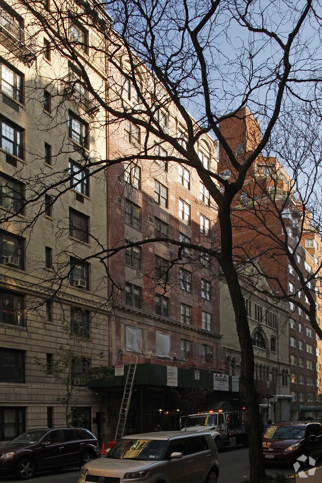 Photo - 111 E 75th St