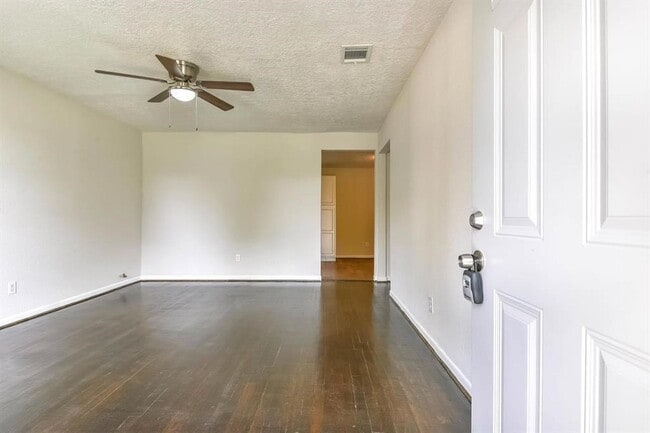 Photo - 704 Grafton St
