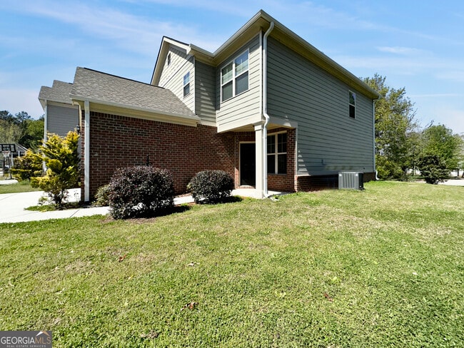 Photo - 241 Daisy Cir