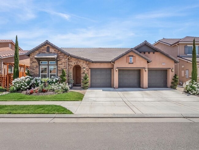 Building Photo - Beautiful Clovis North 4/3