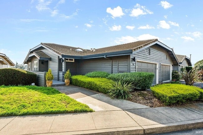 Photo - 66 Heritage Dr