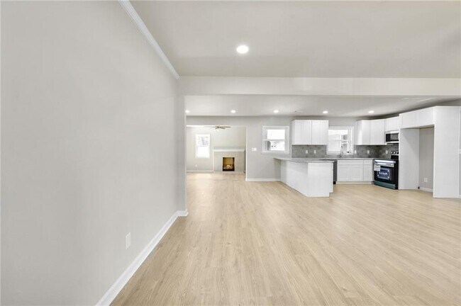 Photo - 1963 Shepherd Cir SW