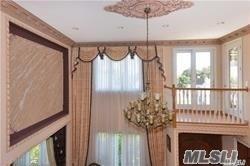 Photo - 77-16 Kew Forest Ln