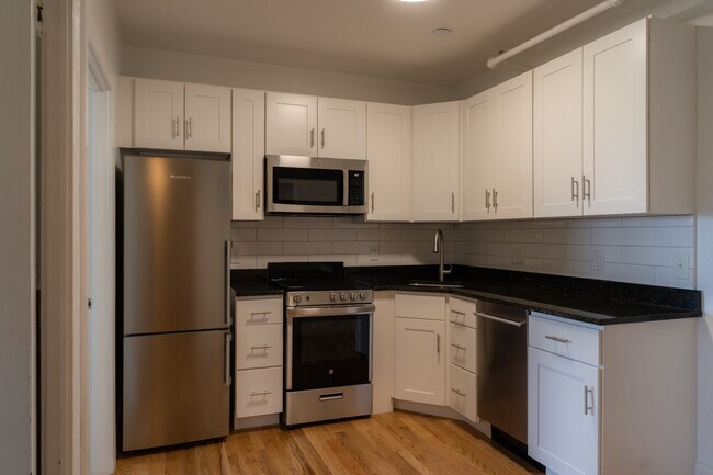 Building Photo - 26 Symphony Rd Rental