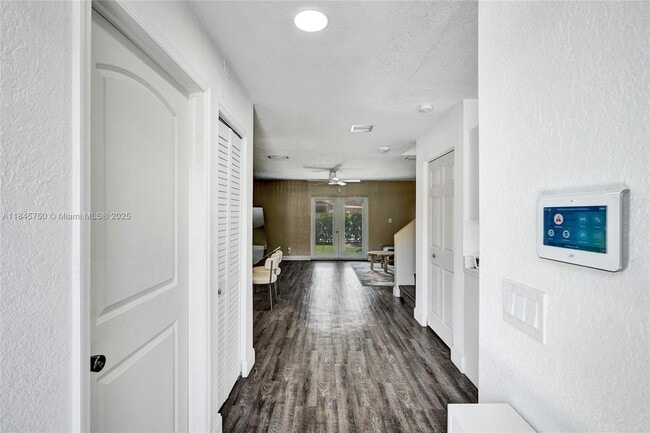 Photo - 1359 Sussex Dr