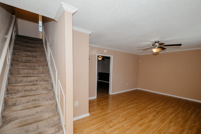 415 Parkdale Dr