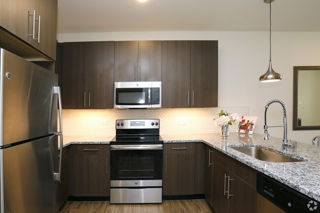 Photo - 700 E Algonquin Rd