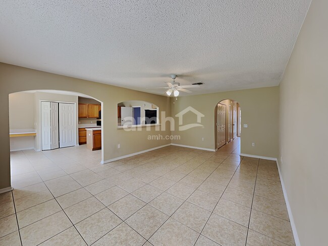 Photo - 30500 Birdhouse Dr