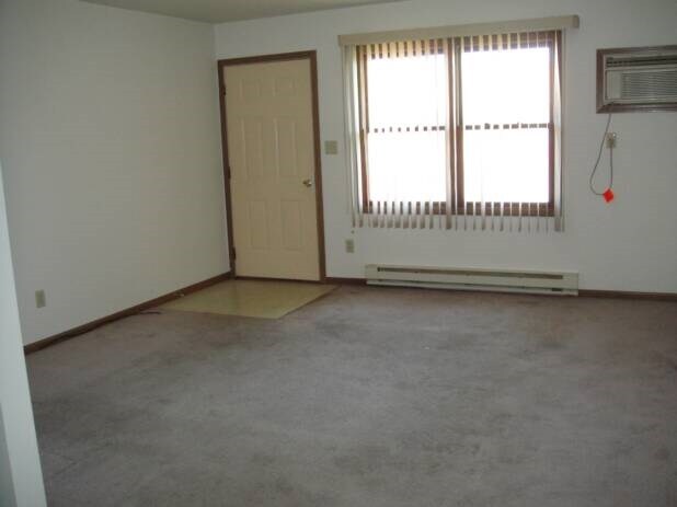 Photo - 808-809 Covey Ln