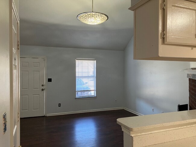 Photo - 7054 Foxhall Dr