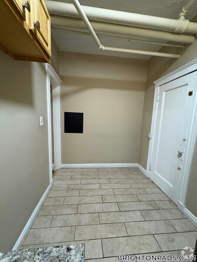 Building Photo - 32 Sidlaw Rd Rental