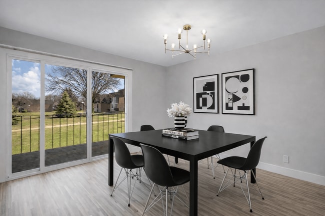 Photo - Rochester Club Apartments