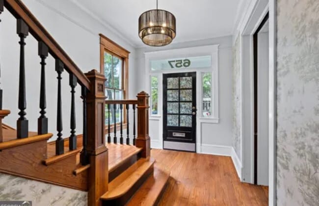 Photo - 657 E Henry St