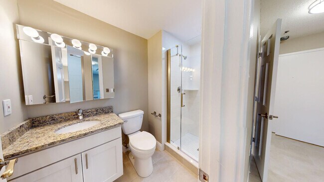Photo - 1141 Beacon St