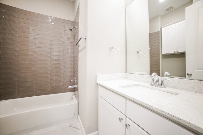 Photo - 5110 Royal Heath Dr