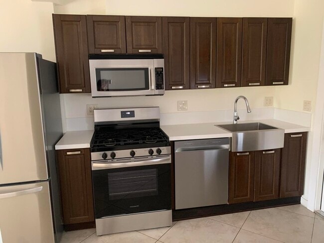 Photo - 2016-2018 NE 14th Ct Unidad 2018