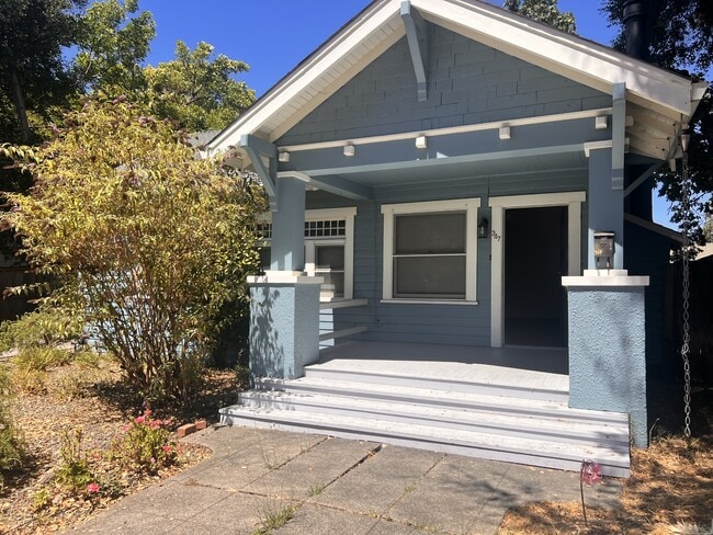 Building Photo - 347 10th St Rental