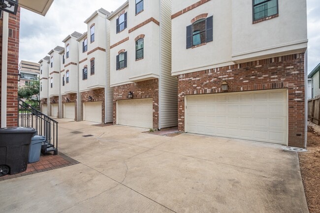 Photo - 1404 W 26th St