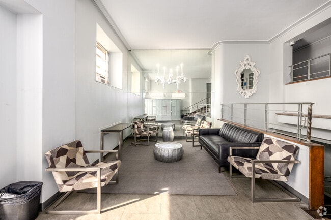 Photo - Macomb Gardens