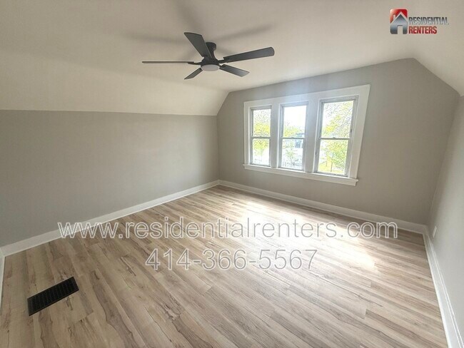 Photo - 2724 N Palmer St Unit Upper