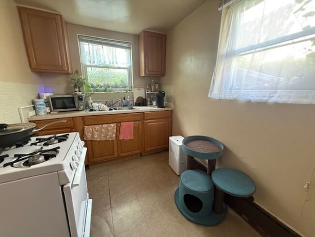 Photo - Urbana Apartment Near Downtown with Warm, Inviting Spaces