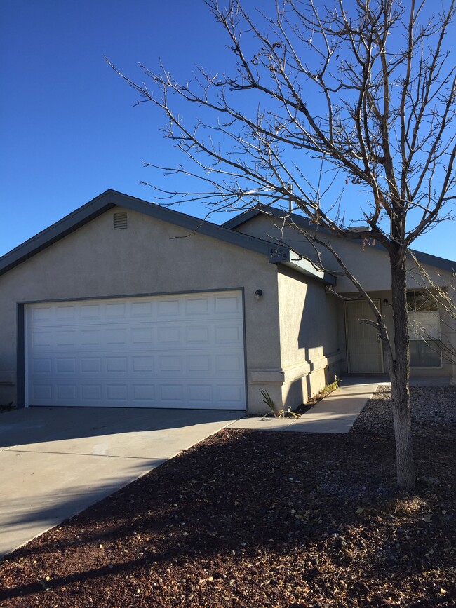 Photo - 1985 Panorama St SW